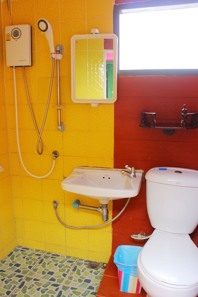 Baan Bua Homestay - Hostel