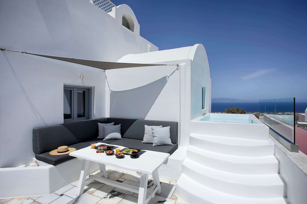 ArmonOia Suites
