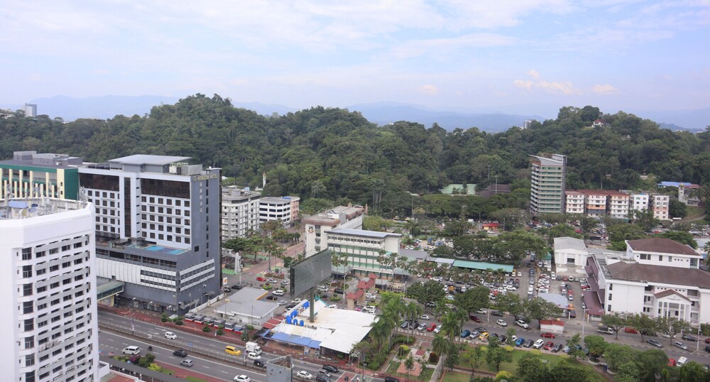 Hotel Homesuite' Home at The Shore KK - Image 1