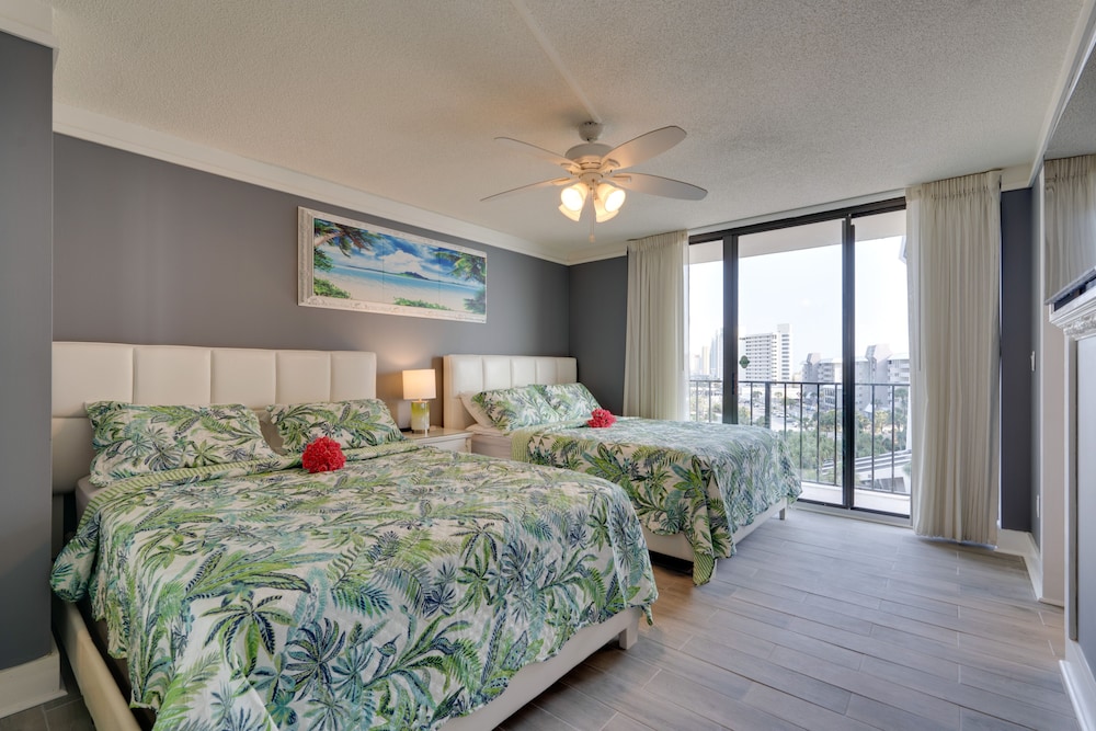 Luxury Panama City Beach Condo w/ Boat Slip!