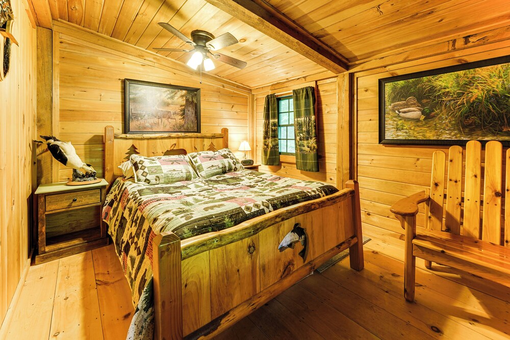 35 Mi to Acadia: Rustic Retreat in Orland!
