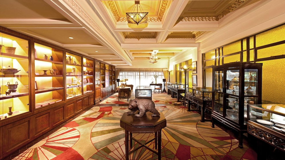 Fairmont Peace Hotel on the Bund 55