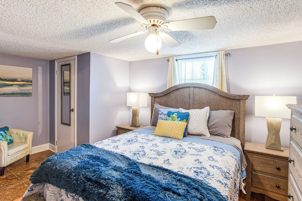 Large Yard & Historic Charm: Orangeburg Retreat!