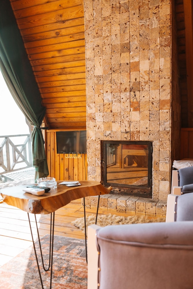 Madağ Bungalov