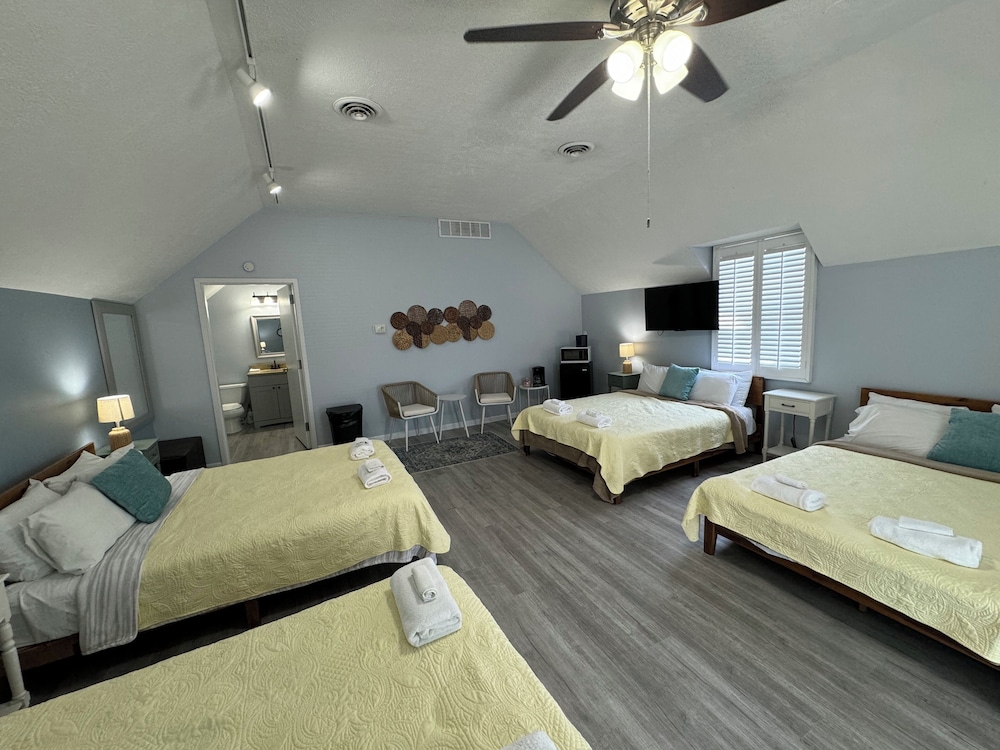 Harbour Square Suites