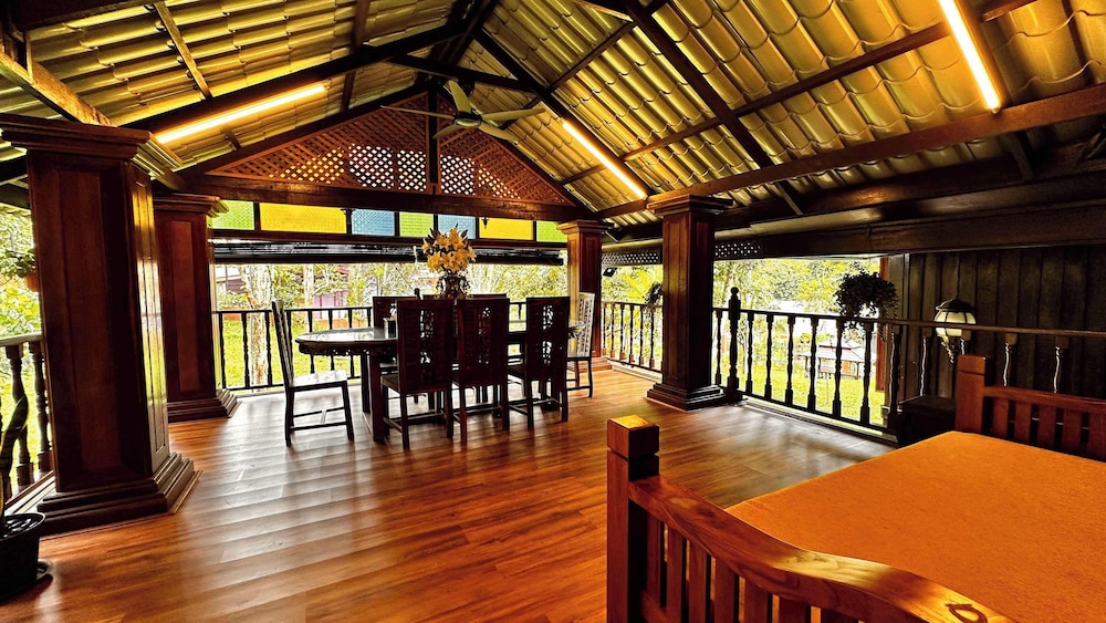 Charming Nature Kampung Home for Family Getaways