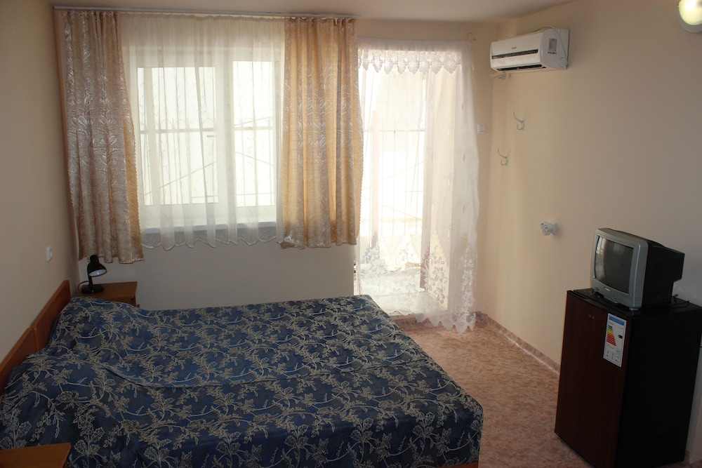Photo 12