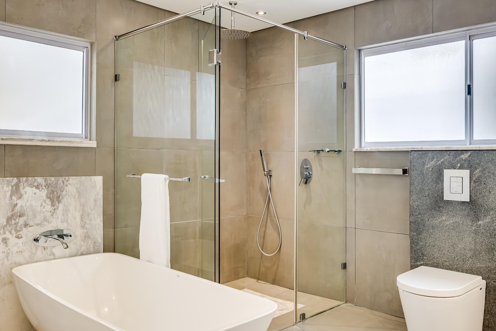 Stylish Camps Bay Home With Sea Views Beleza Villa