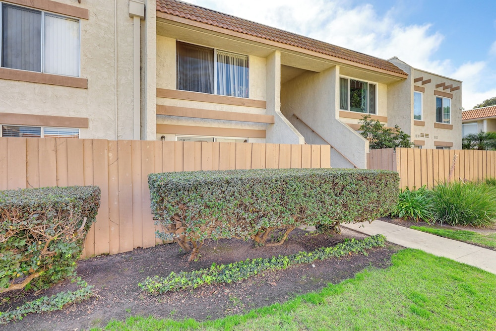 2 Mi to Beaches: Condo w/ Patio in Port Hueneme!