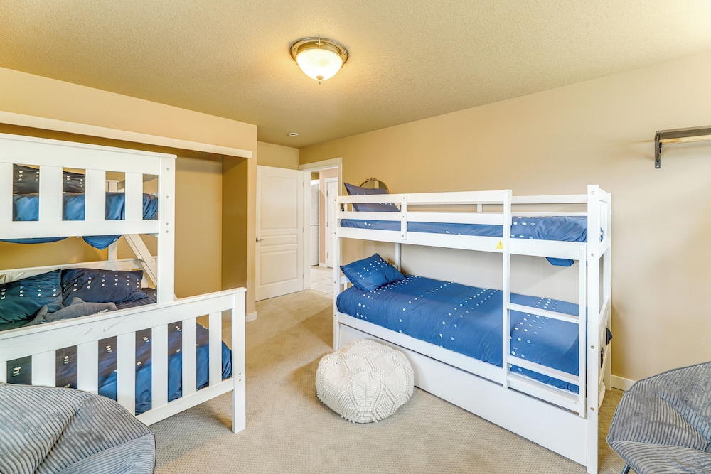 Group Friendly! Rockaway Beach Oasis w/ Game Room
