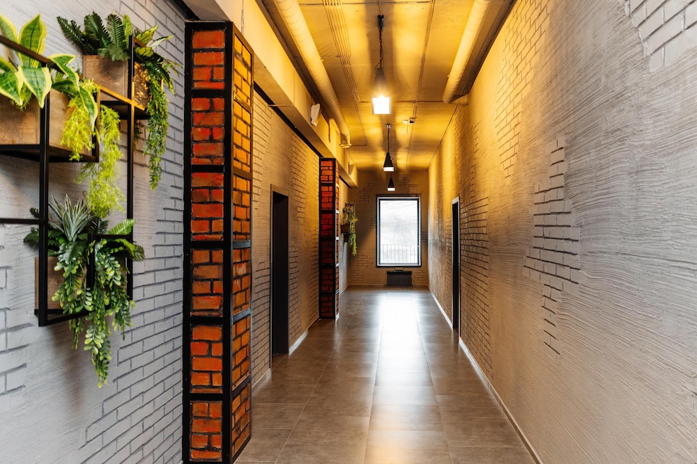Avenue Hotel