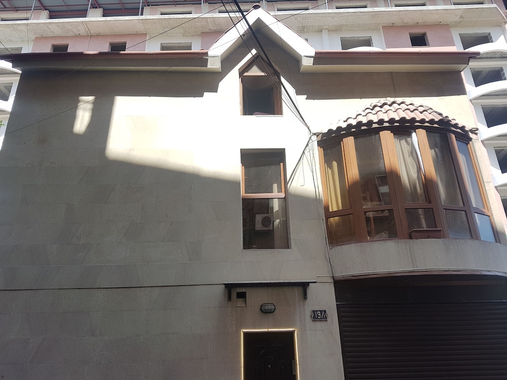 Destiny 1 Hostel