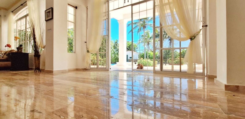 9th Hole Villa