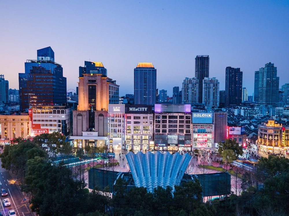Holiday Inn Shanghai Nanjing Road by IHG 24