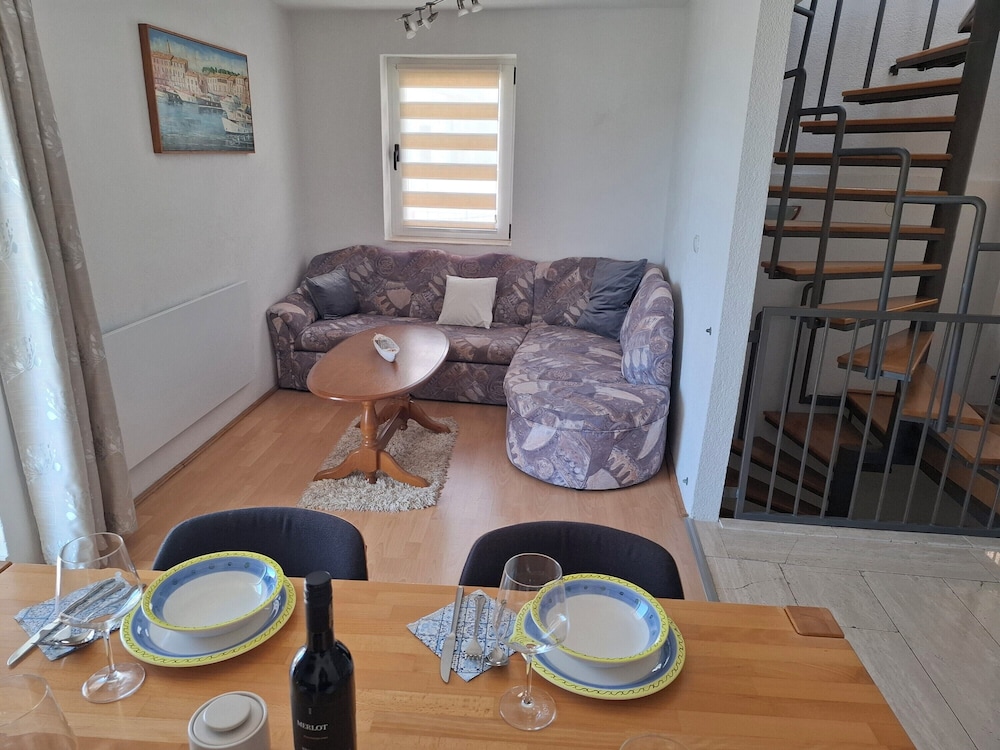 Apartments Kastilac with sea view