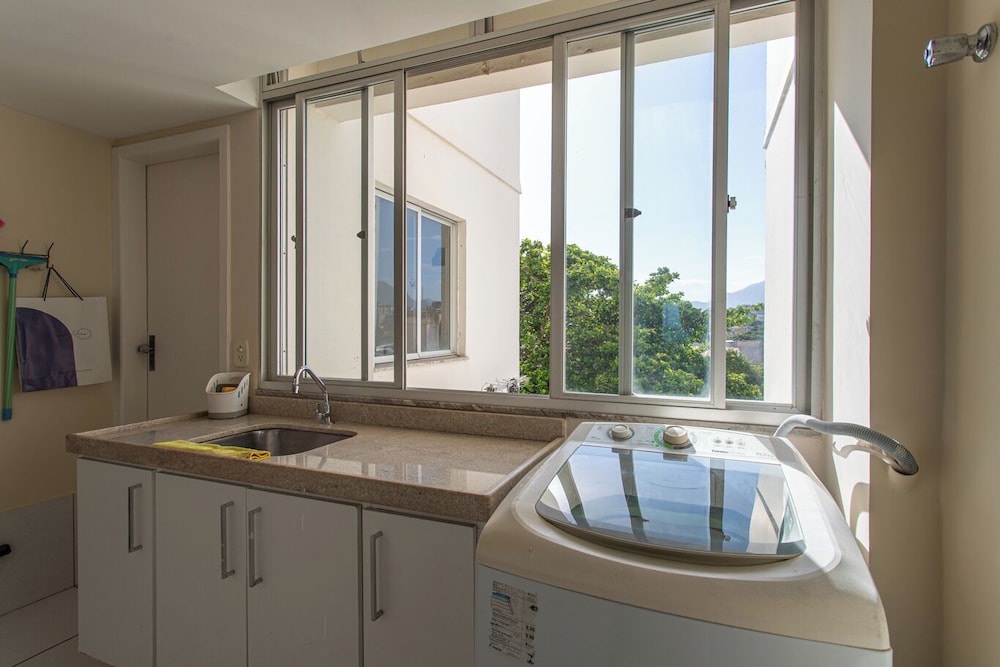 Apto Pet Friendly com 3 Su tes e Vista Para o Mar