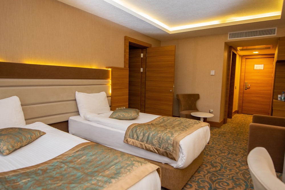 Cam Thermal Resort Spa Convention Center