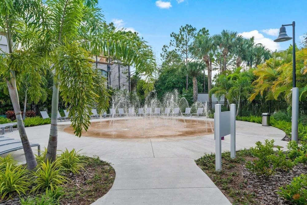 Vista Cay Swanky