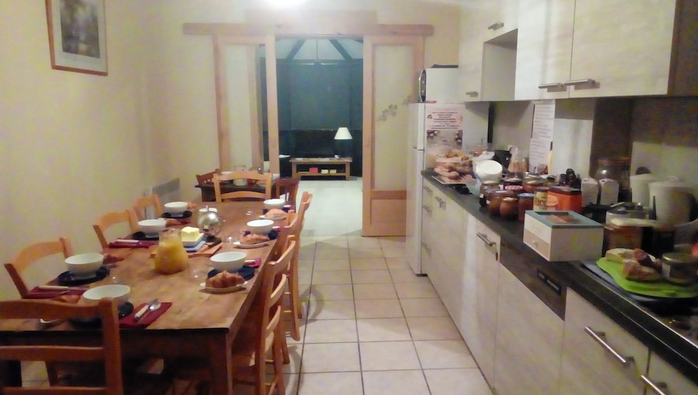 Chez Louis - Chambres d'Hôtes view 4