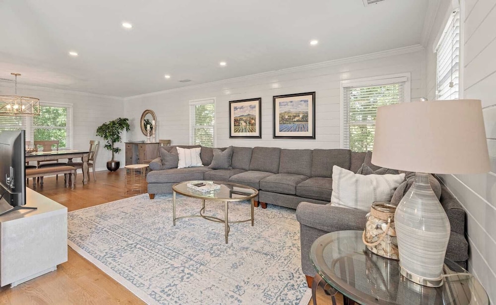 Steps to Beach & Pool Screened Porch Pelican Bay 45 at Wild Dunes Resort