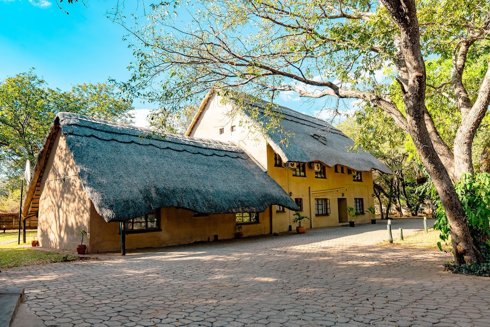Mopani Lodge
