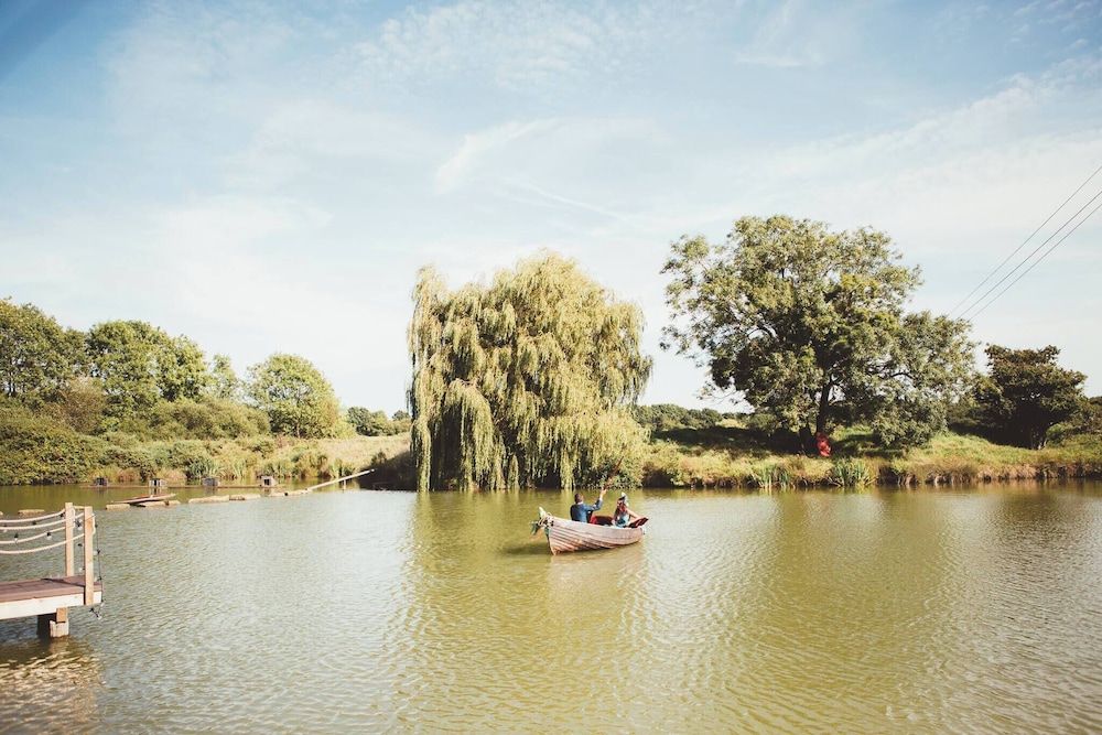Lakeside Sussex Retreat
