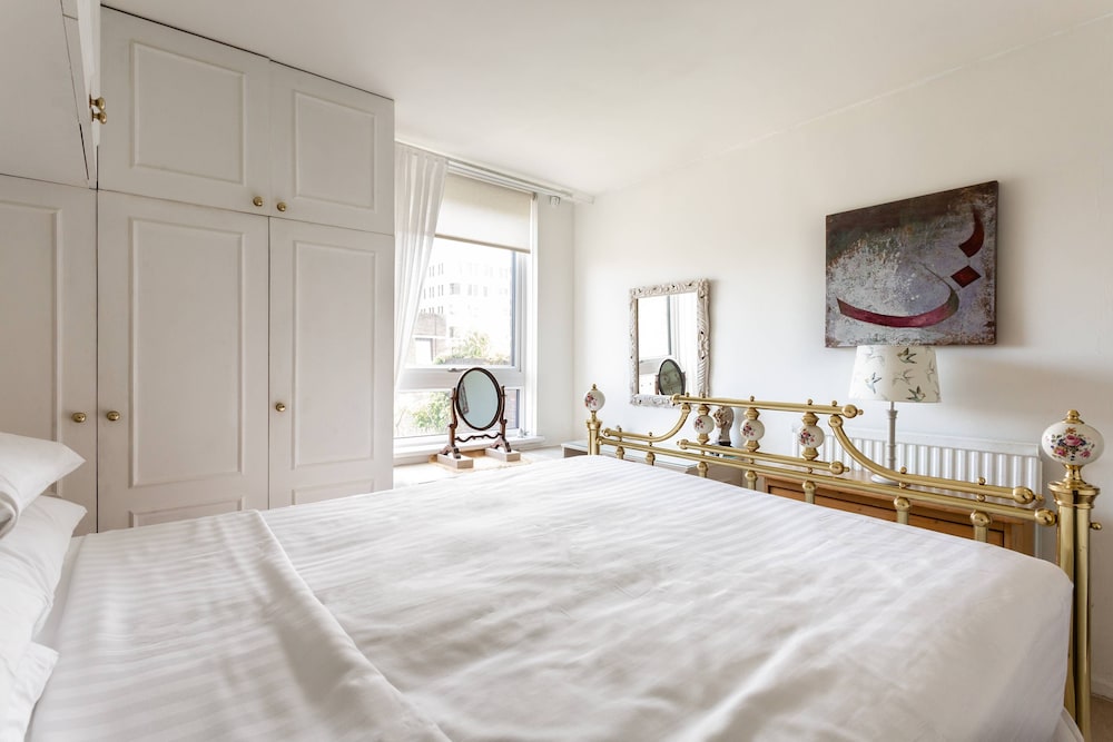 Odhams Walk by Onefinestay view 5