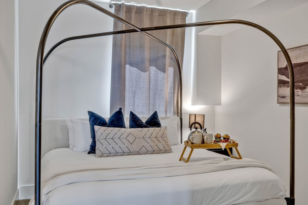 Euphony-designer Furnishings-5 Mins to Broadway