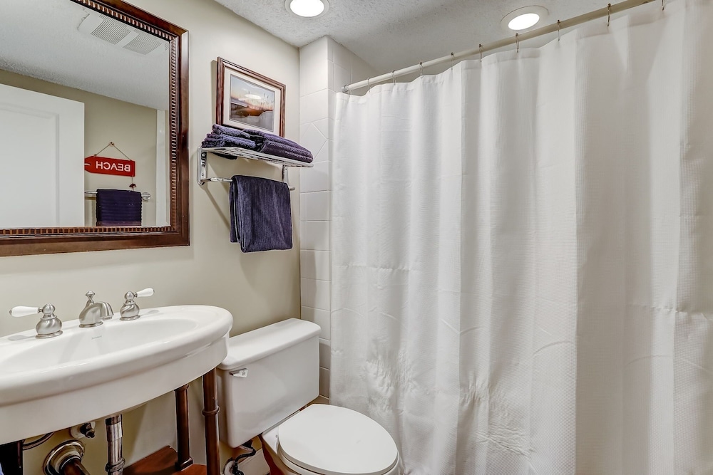 Omni Captains Court 1029 2 Bedroom Condo