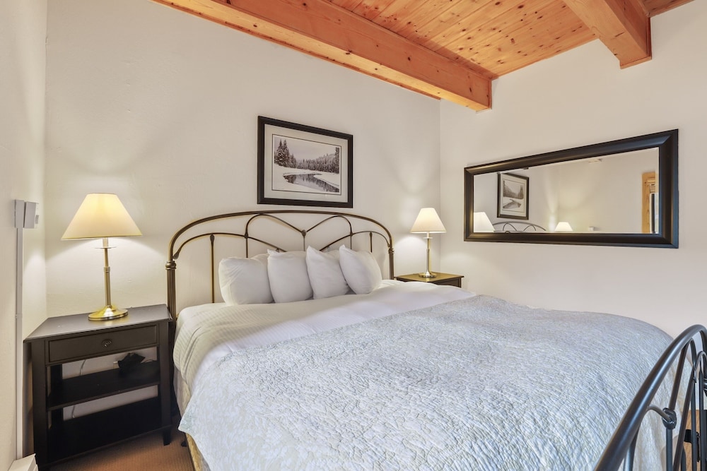 Comfort In The Sierras - Edelweiss 2br - Kirkwood 3 Bedroom Condo
