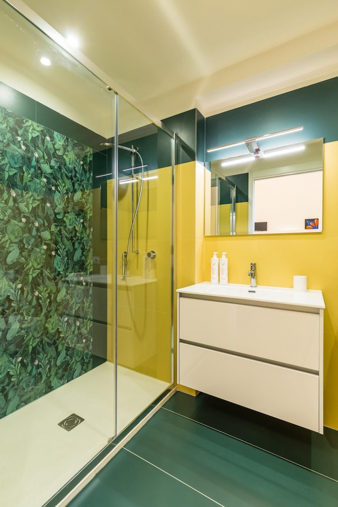 Vittorio Emanuele Modern Apartment I by Wonderful Italy