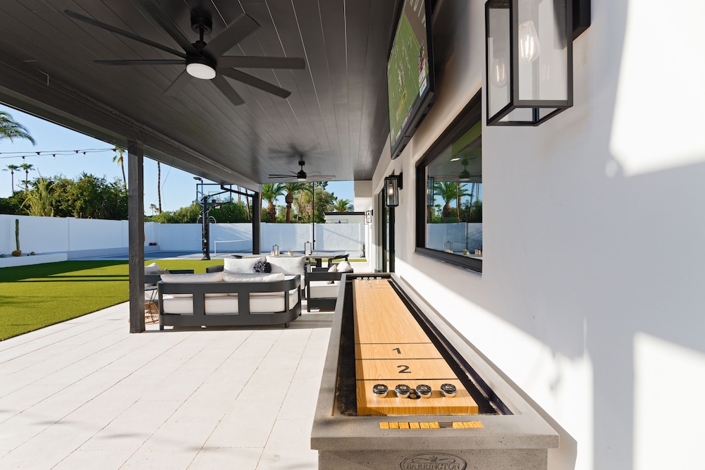 D&G Retreat-resort Style Backyard-north Scottsdale