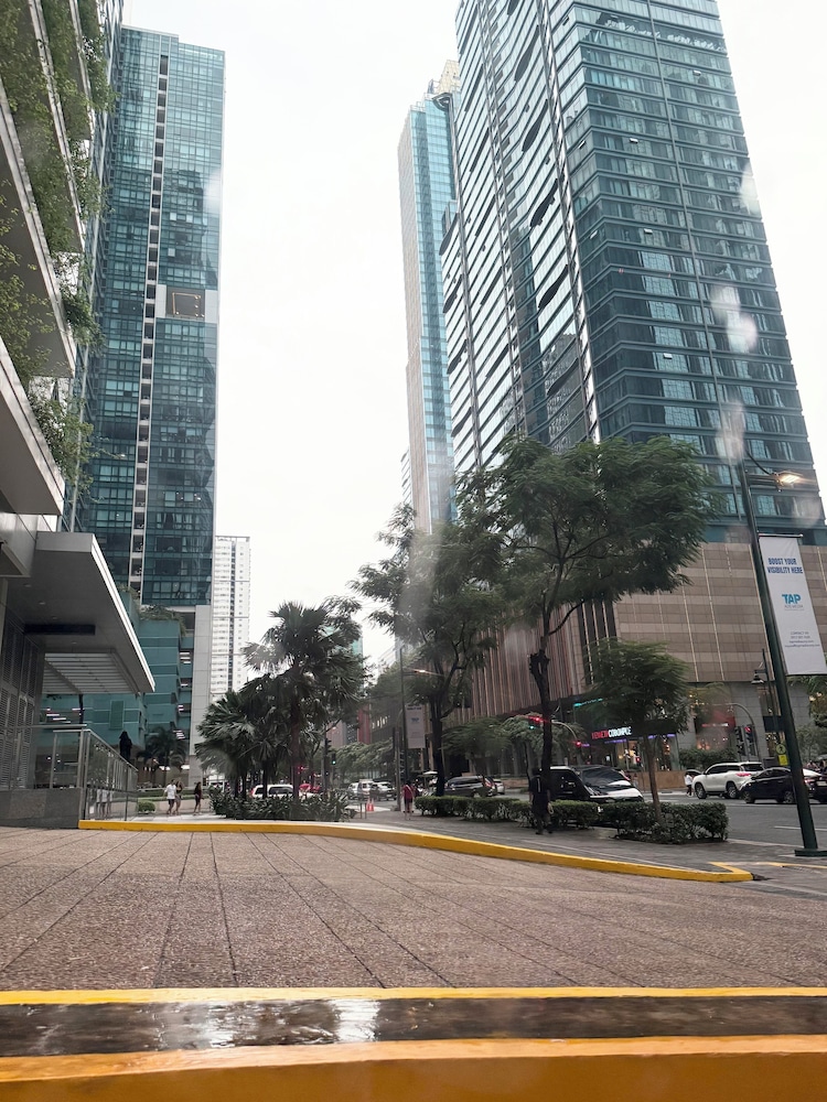 Executive Suites 4 Bedroom Condo Uptown Parksuites Bgc