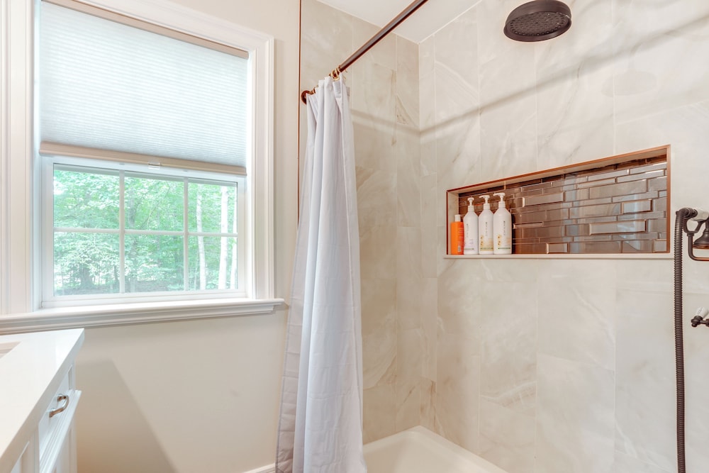 Pet-friendly Lake Monticello Home w/ Perks!