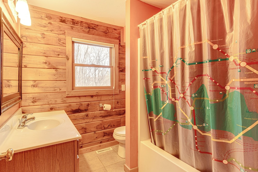 8 Mi to IU: Cabin w/ Reading Nook, Fire Pit & Yard