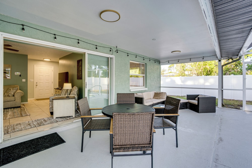 3 Mi to Manasota Key: Stylish Single-story Home!