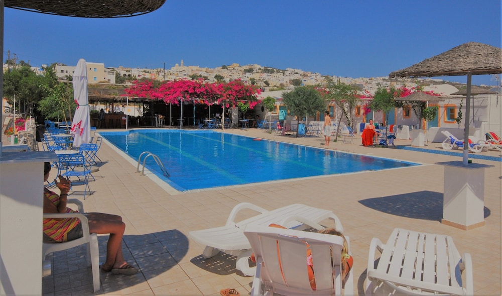 Santorini Camping & Hostel