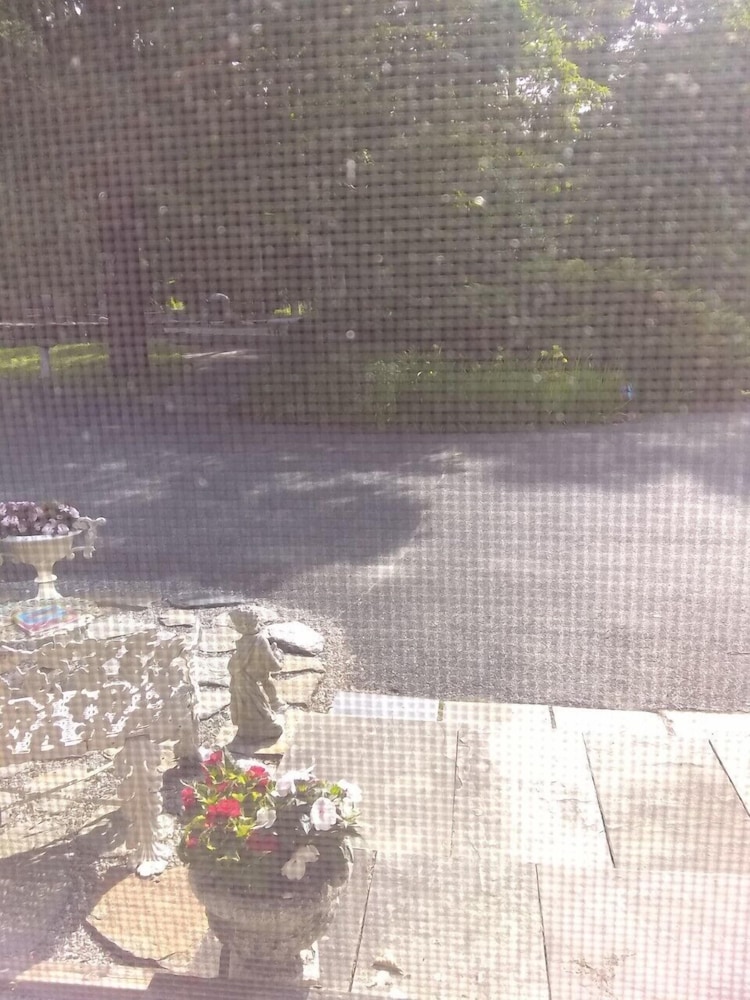 Tanglewood Suites - Property Image 7