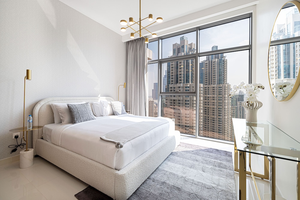 3Br + Maid Close To Burj Khalifa Dubai Mall