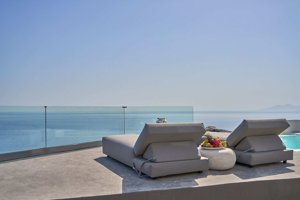 Topos Exclusive Santorini