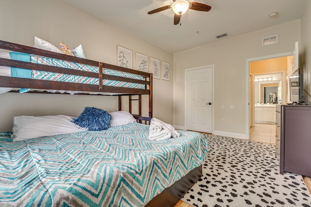4 Mi to Disney: Family-friendly Resort Getaway!