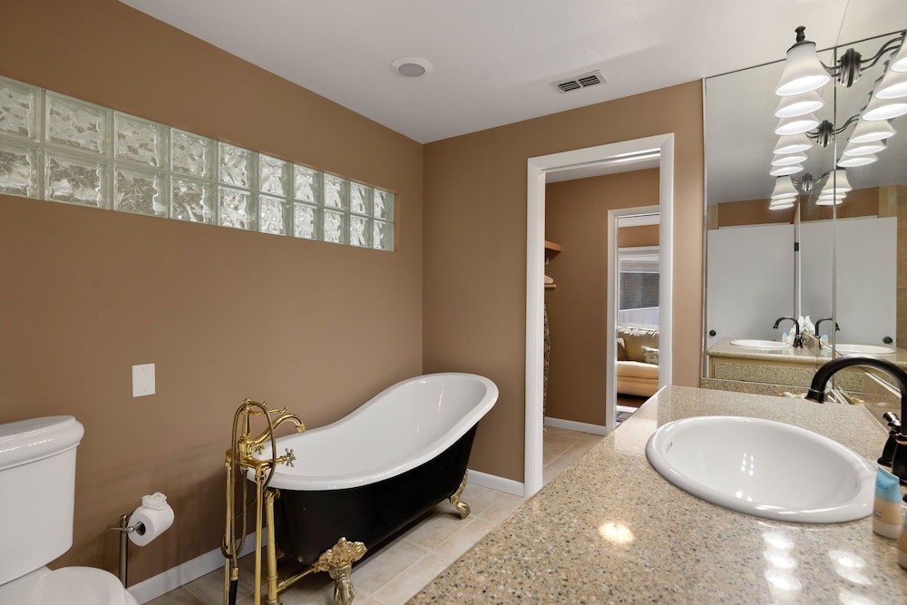 21381 Widgeon Point 6 Bedroom Estate
