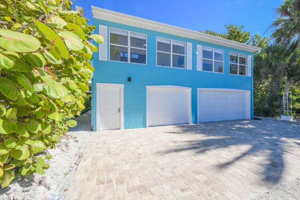 Living the Dream by Beachside Managment