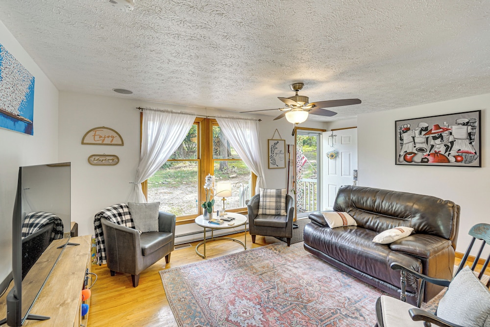 5 Mi to Harpers Ferry Nhp: Quiet Home w/ Deck
