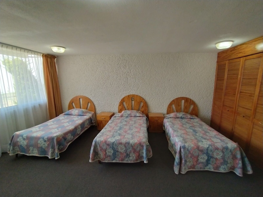 Pachuca Vacations - Hotel Universitario UAEH - Property Image 1