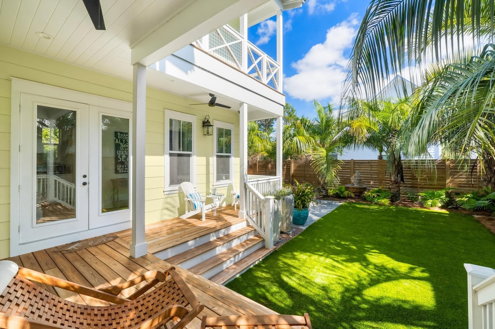 30A Beach House - Under the Palms