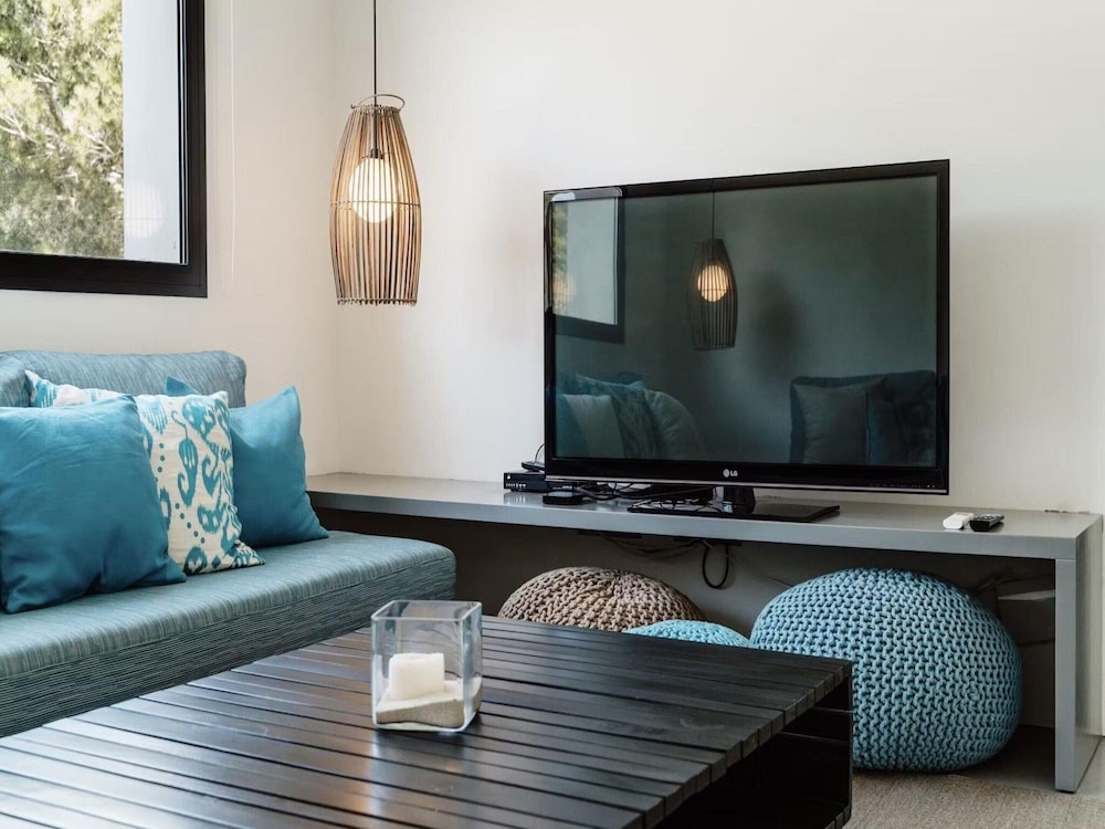 Modern Villa With Minimalistic Decor