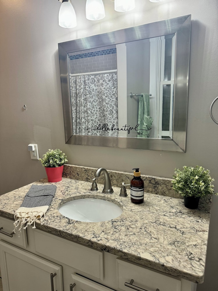 Jungle House Boutique Lofts – Downtown Columbus & Short North