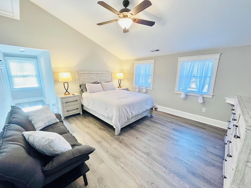 Central Avenue 33476