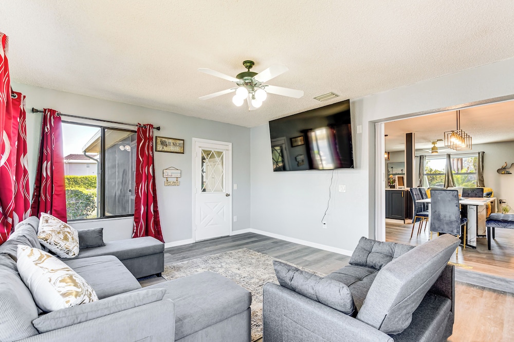 2 Mi to Beach: Canal-front Home in Hernando Beach